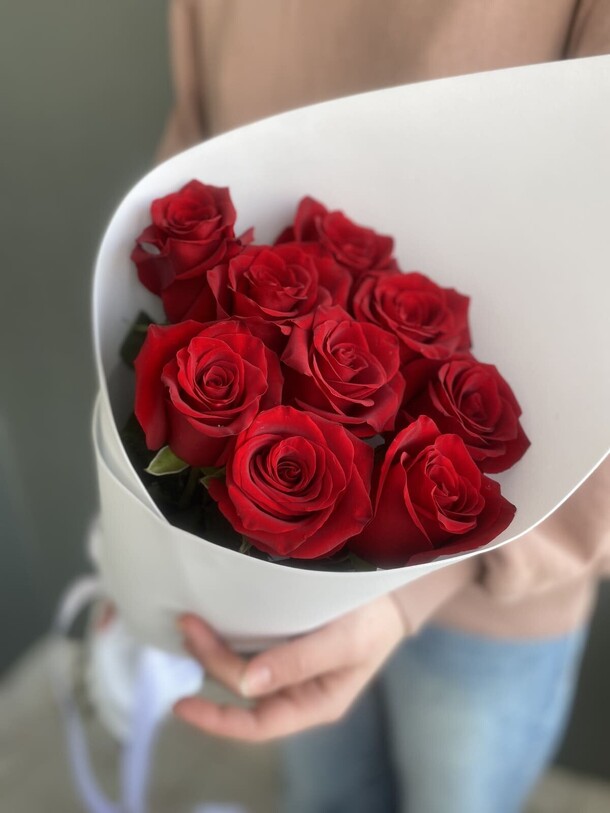 Красные розы классический букет, артикул F1294859 - 3300 рублей, доставка по городу. Flawery - доставка цветов