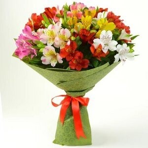 Букет альстромерий, артикул F1100487 - 3650 рублей, доставка по городу. Flawery - доставка цветов