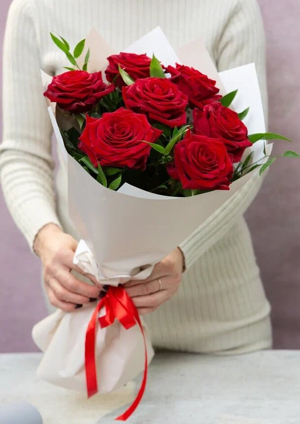 Букет из красных роз, артикул F1156391 - 2920 рублей, доставка по городу. Flawery - доставка цветов
