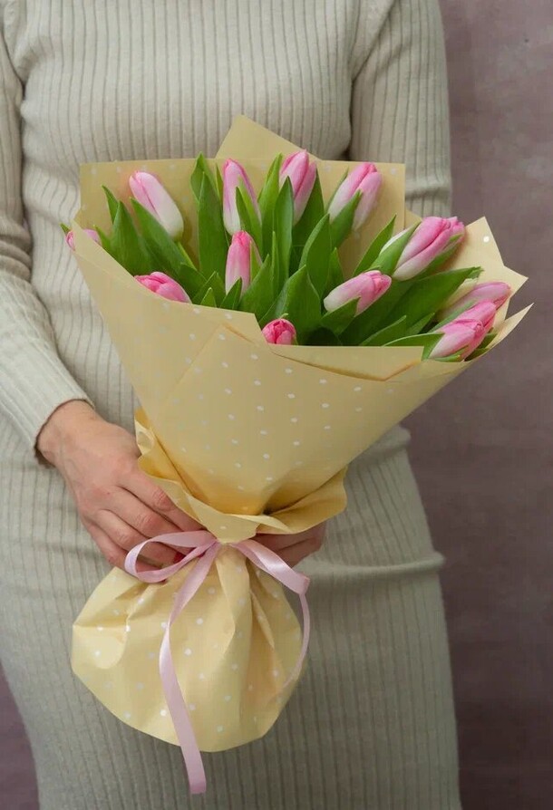 Букет из 15 розовых тюльпанов, артикул F1173867 - 5780 рублей, доставка по городу. Flawery - доставка цветов