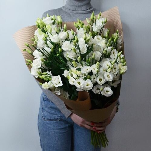 Букет из 21 эустомы, артикул F1135057 - 16831 рублей, доставка по городу. Flawery - доставка цветов