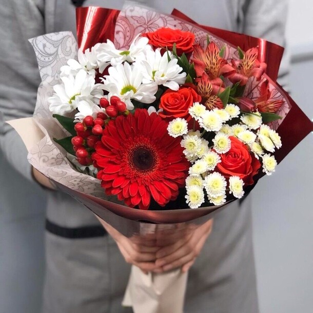 Букет 51, артикул F1142834 - 4068 рублей, доставка по городу. Flawery - доставка цветов