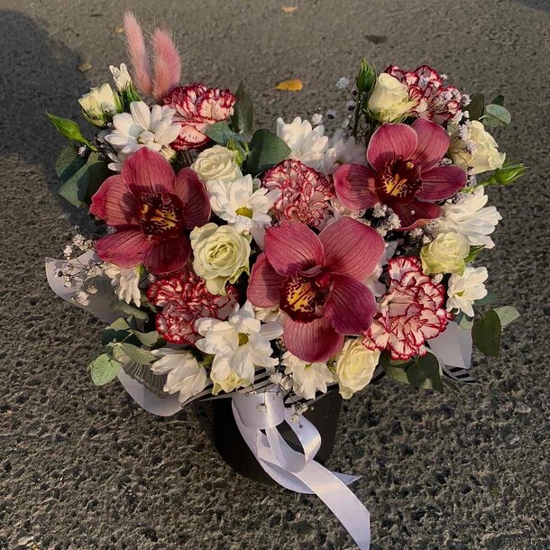 Композиция бордо, артикул F1146919 - 5669 рублей, доставка по городу. Flawery - доставка цветов