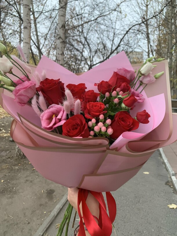 Букет в розовой гамме, артикул F1147431 - 5706 рублей, доставка по городу. Flawery - доставка цветов