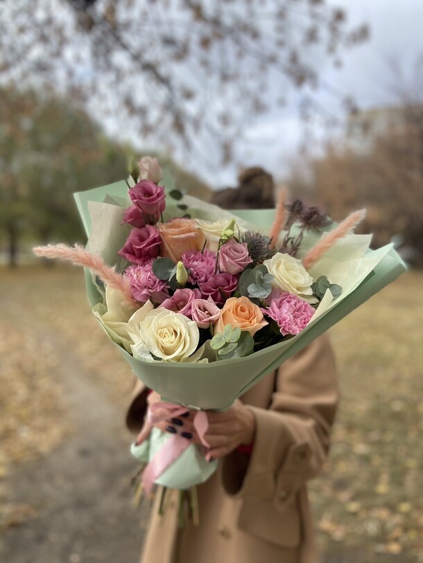 Деловой букет, артикул F1148526 - 6166 рублей, доставка по городу. Flawery - доставка цветов