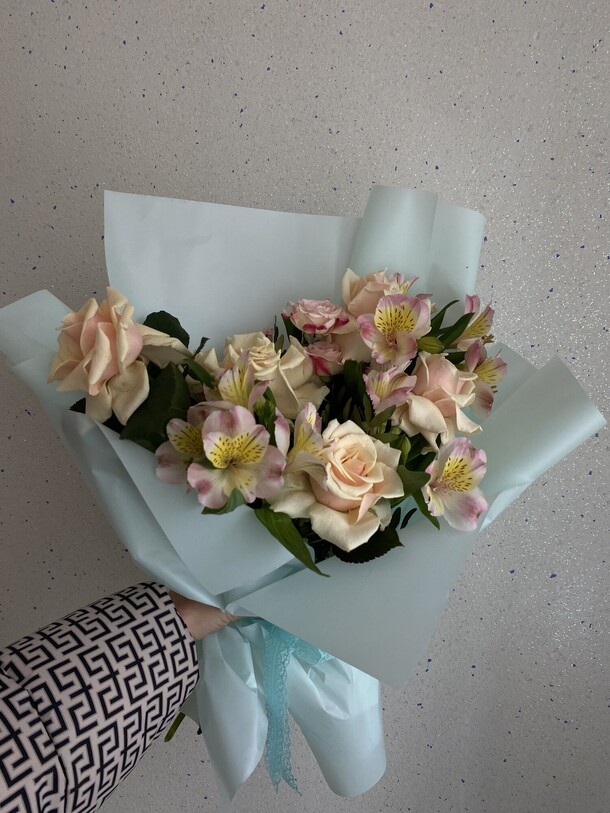 Кремовое сочетание, артикул F1148761 - 4818 рублей, доставка по городу. Flawery - доставка цветов