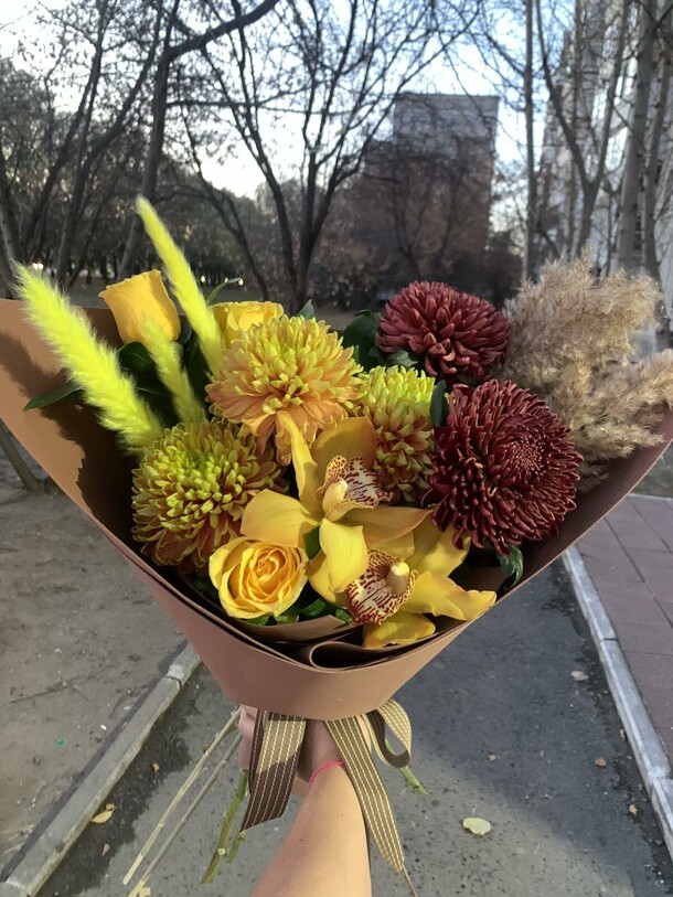 Букет одноголовых хризантем, артикул F1149484 - 6909 рублей, доставка по городу. Flawery - доставка цветов