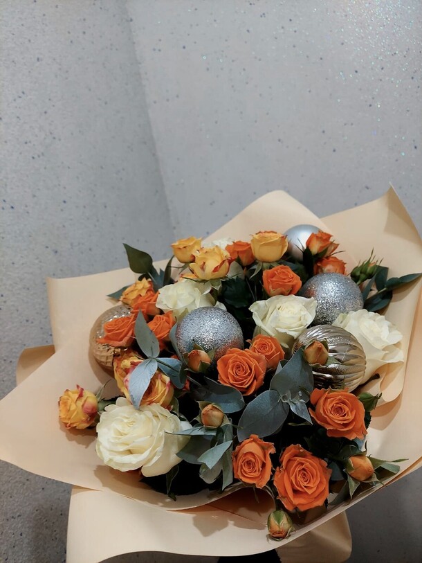 Яркий , праздничный букет, артикул F1162879 - 5379 рублей, доставка по городу. Flawery - доставка цветов