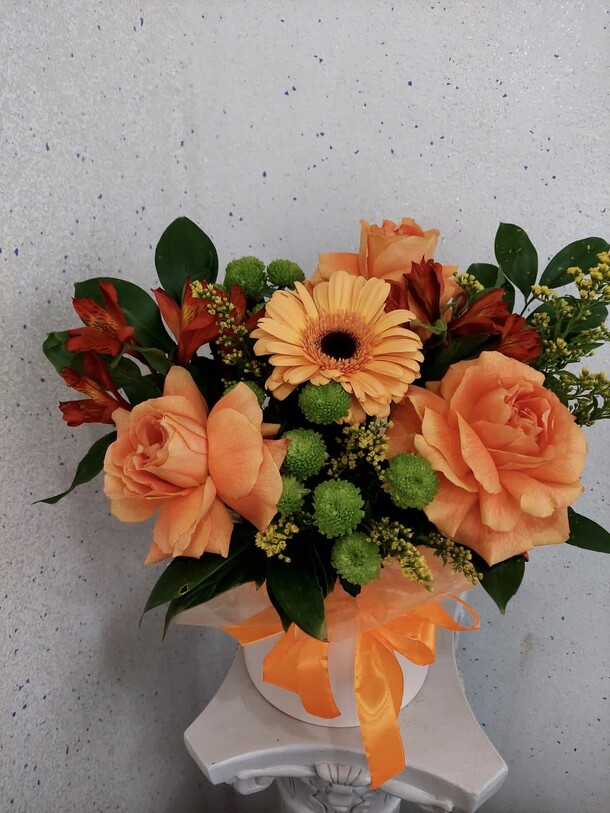 Коробка яркая, артикул F1162881 - 5122 рублей, доставка по городу. Flawery - доставка цветов