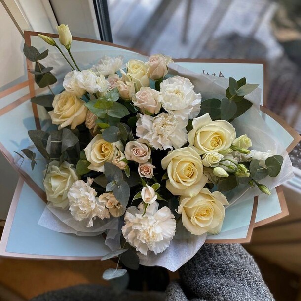 Букет нежный, артикул F1162885 - 6894 рублей, доставка по городу. Flawery - доставка цветов