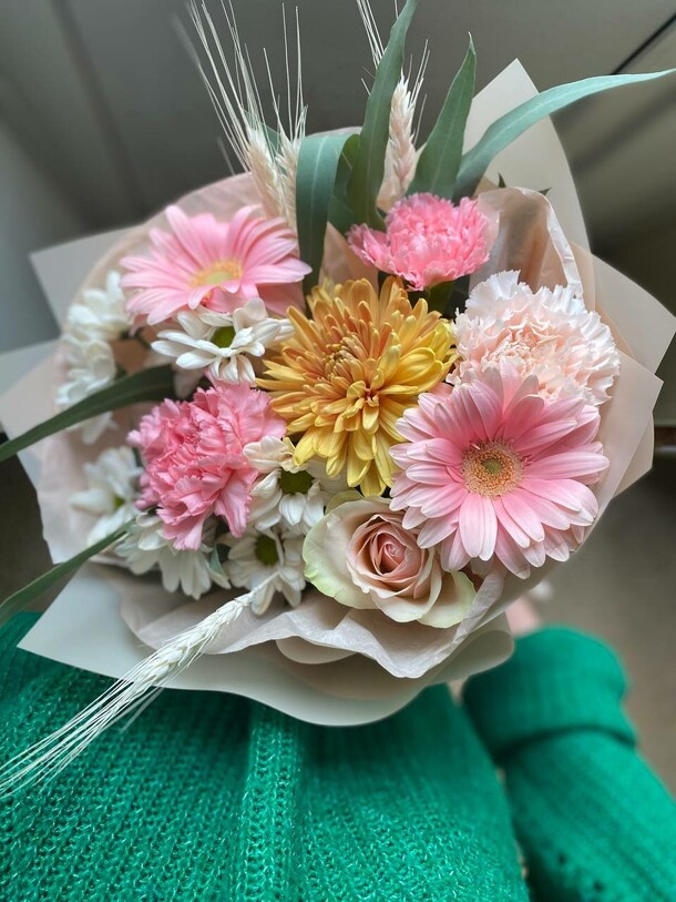 Сборный , воздушный букет, артикул F1218228 - 3182 рублей, доставка по городу. Flawery - доставка цветов