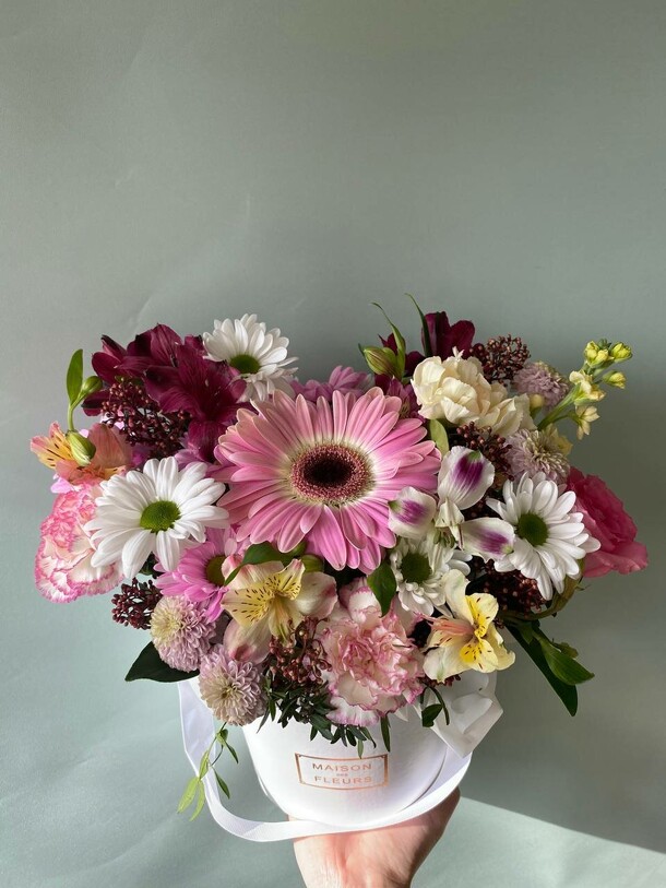 Композиция для нее, артикул F1267583 - 4330 рублей, доставка по городу. Flawery - доставка цветов