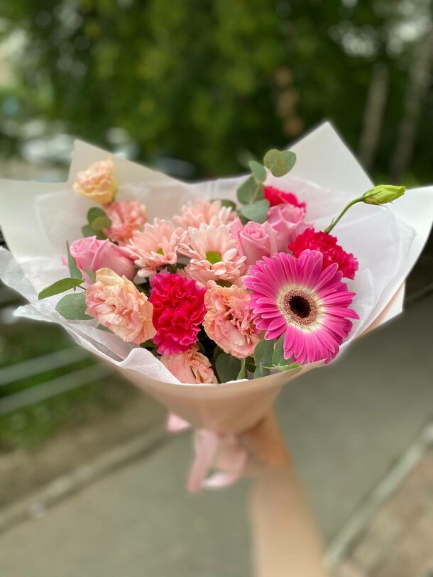 Букет с герберой, артикул F1303715 - 3402 рублей, доставка по городу. Flawery - доставка цветов