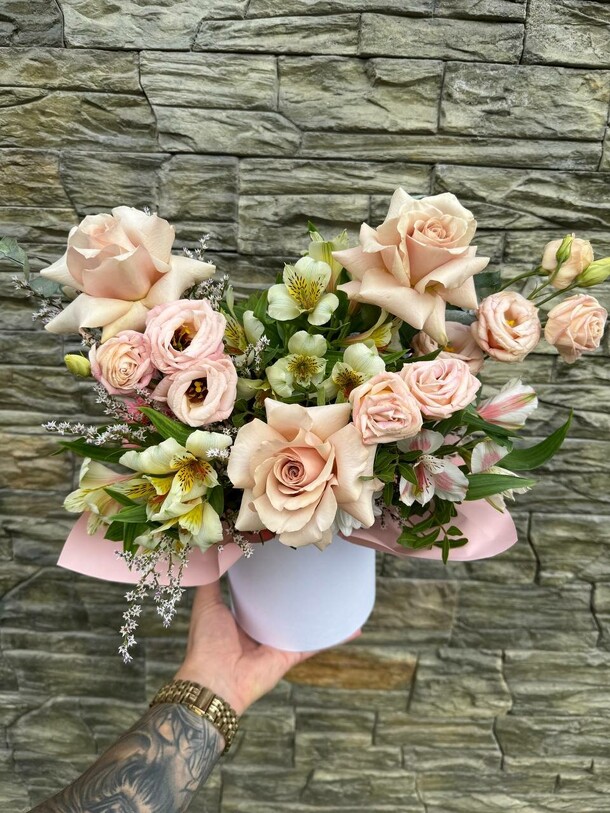 Мания кремового, артикул F1305171 - 5262 рублей, доставка по городу. Flawery - доставка цветов