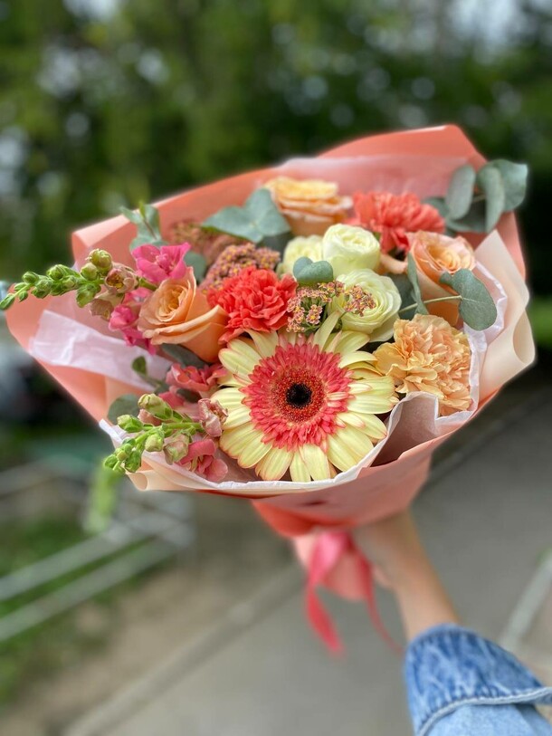 Малая вселенная, артикул F1305732 - 4210 рублей, доставка по городу. Flawery - доставка цветов