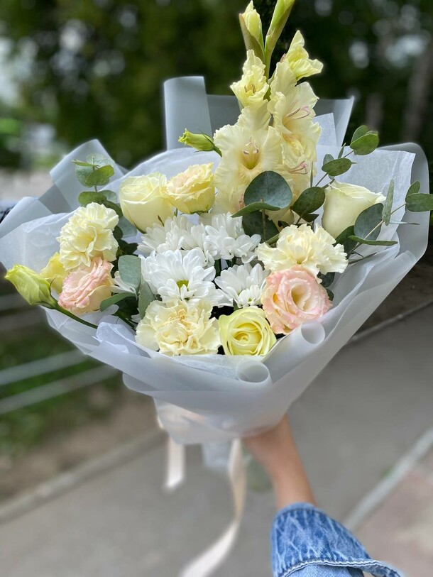 Теплый привет, артикул F1305743 - 3871 рублей, доставка по городу. Flawery - доставка цветов