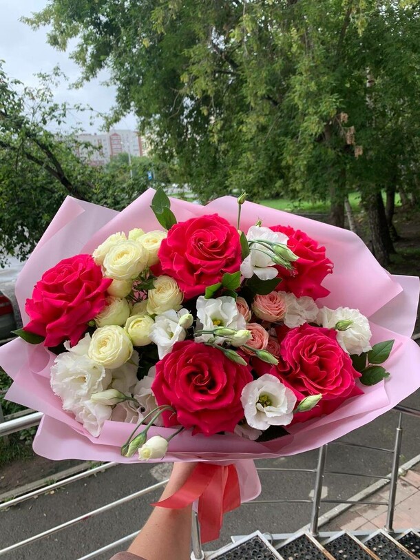 Алые розы, артикул F1307282 - 5265 рублей, доставка по городу. Flawery - доставка цветов