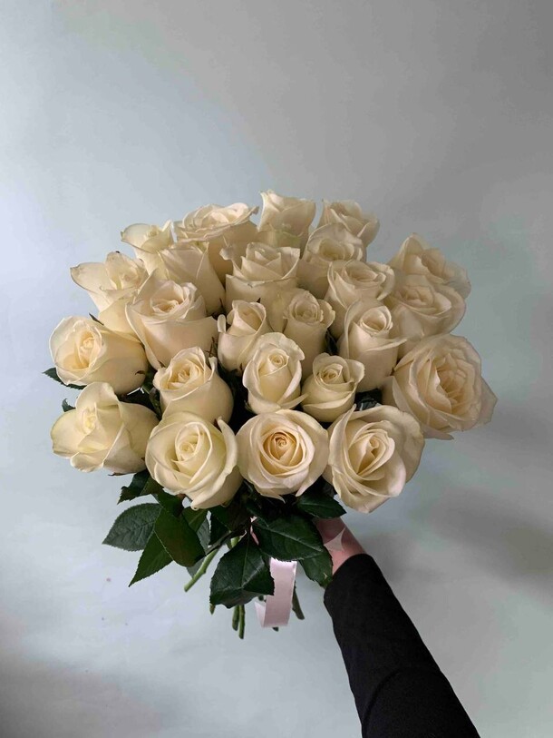 Белые розы, артикул F1308296 - 5094 рублей, доставка по городу. Flawery - доставка цветов