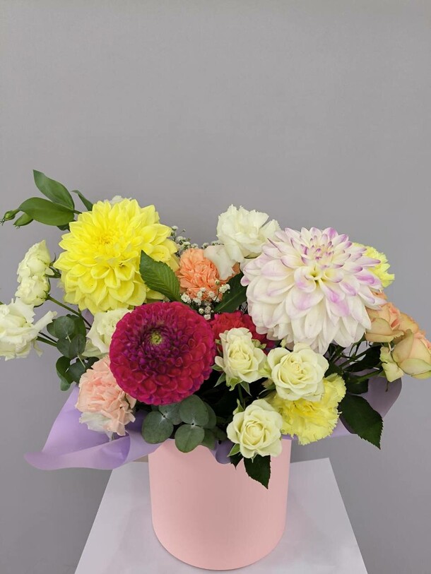 Яркие краски, артикул F1312760 - 4562 рублей, доставка по городу. Flawery - доставка цветов