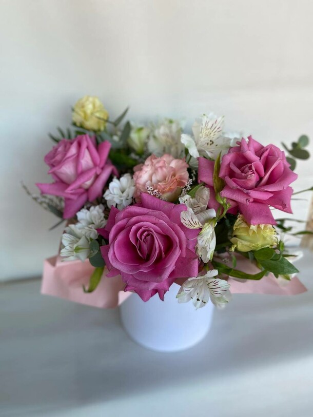 Трио роз, артикул F1315710 - 2899 рублей, доставка по городу. Flawery - доставка цветов