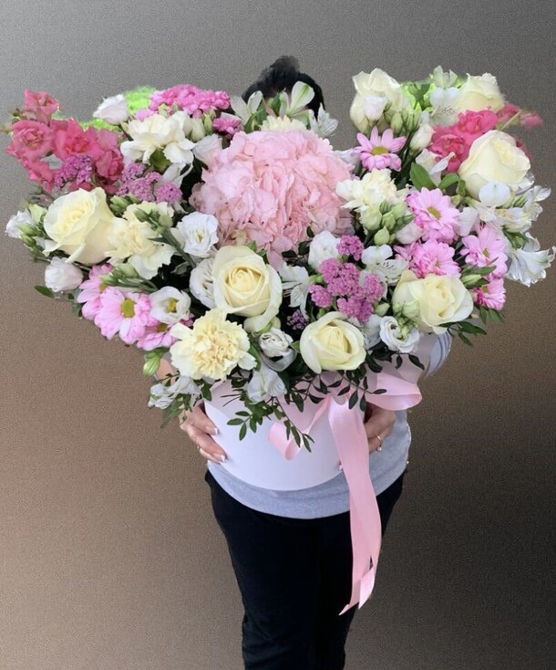 Прекрасной принцессе, артикул F1317710 - 11405 рублей, доставка по городу. Flawery - доставка цветов