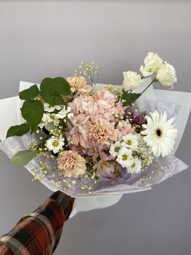 Нежное создание, артикул F1317722 - 4533 рублей, доставка по городу. Flawery - доставка цветов