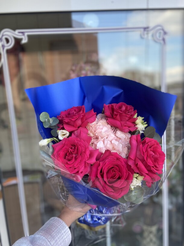 Синий восторг, артикул F1319779 - 4302 рублей, доставка по городу. Flawery - доставка цветов