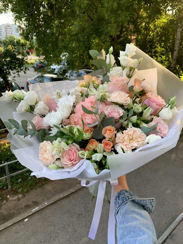 Пышная нежность, артикул F1324541 - 8247 рублей, доставка по городу. Flawery - доставка цветов