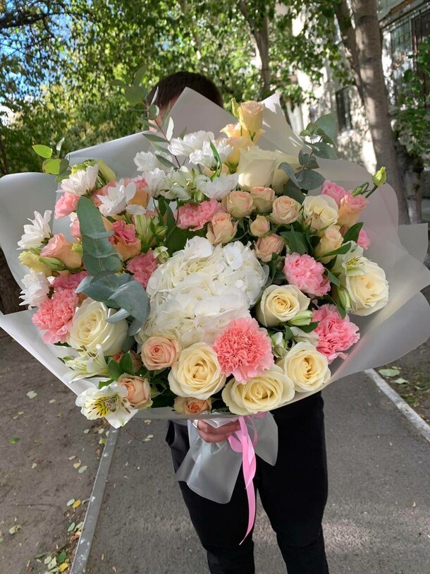 Пышная свежесть, артикул F1324543 - 10527 рублей, доставка по городу. Flawery - доставка цветов