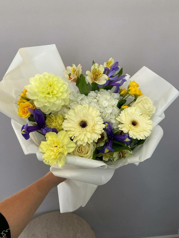 Лучик света, артикул F1326069 - 5070 рублей, доставка по городу. Flawery - доставка цветов