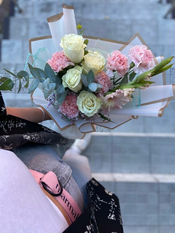 Нежный поцелуй, артикул F1326084 - 4387 рублей, доставка по городу. Flawery - доставка цветов