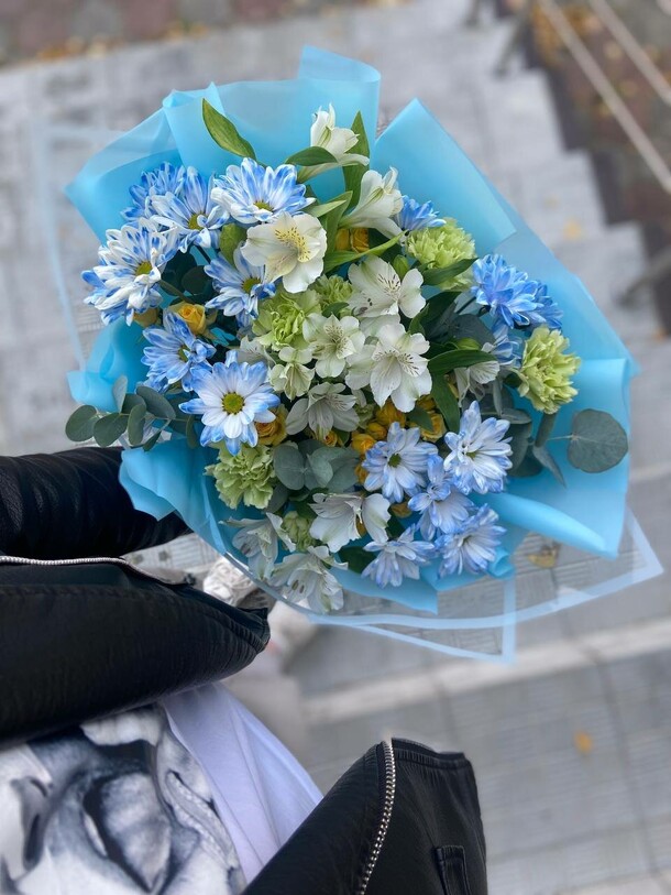 Ее голубые глаза, артикул F1329713 - 7284 рублей, доставка по городу. Flawery - доставка цветов