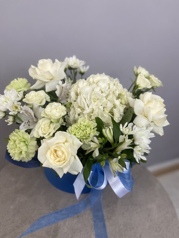 Коробочка с гортензией, артикул F1334555 - 4599 рублей, доставка по городу. Flawery - доставка цветов