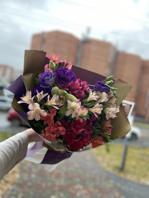 Разноцветное сердечко, артикул F1334573 - 5094 рублей, доставка по городу. Flawery - доставка цветов