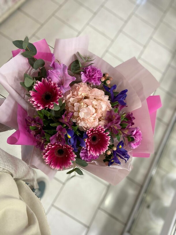 Букет с герберами, артикул F1336824 - 5627 рублей, доставка по городу. Flawery - доставка цветов