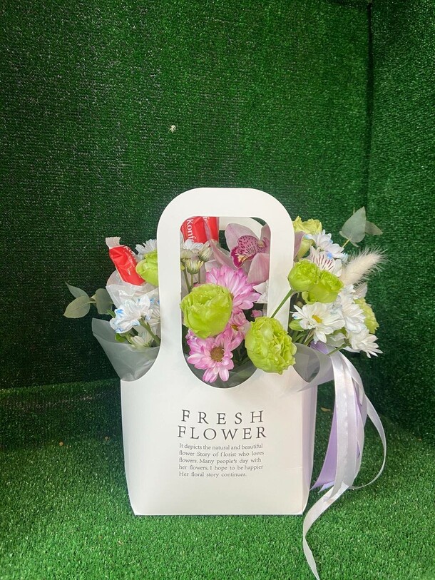 Сумочка белая, артикул F1340008 - 3576 рублей, доставка по городу. Flawery - доставка цветов