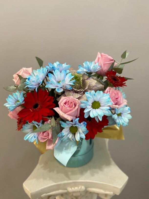 Композиция с красными герберами, артикул F1340116 - 3509 рублей, доставка по городу. Flawery - доставка цветов