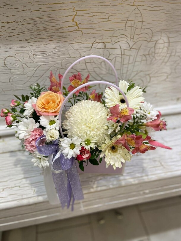 Сумка с антоновым, артикул F1342062 - 3630 рублей, доставка по городу. Flawery - доставка цветов