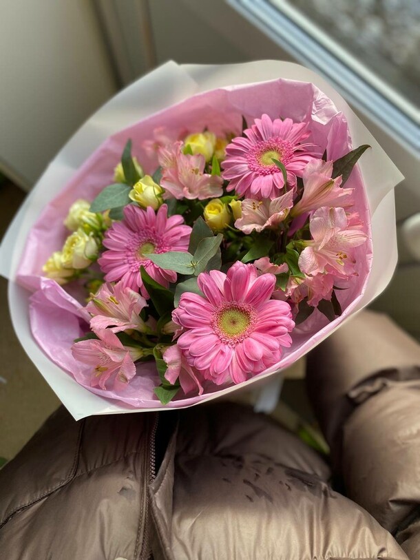 Букет с герберами, артикул F1346739 - 3592 рублей, доставка по городу. Flawery - доставка цветов