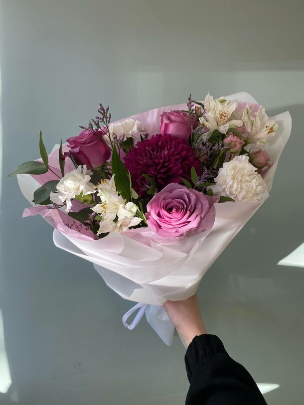 Букет с антоновым, артикул F1346742 - 4147 рублей, доставка по городу. Flawery - доставка цветов