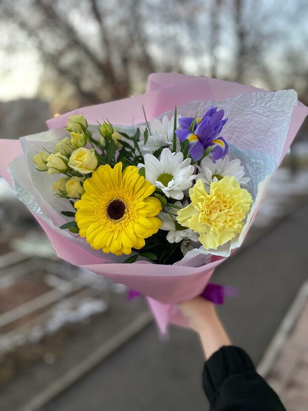 Миленький букетитк, артикул F1346752 - 2310 рублей, доставка по городу. Flawery - доставка цветов