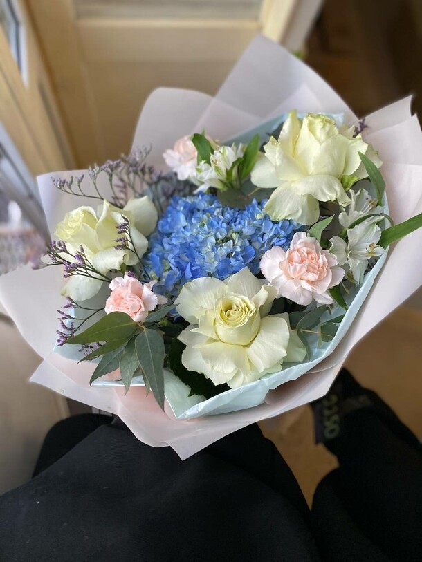 Букет с французкими розами, артикул F1346754 - 4307 рублей, доставка по городу. Flawery - доставка цветов