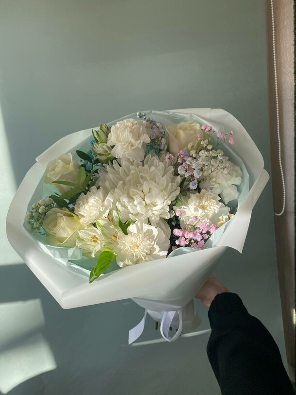 Белое облочко, артикул F1348203 - 3828 рублей, доставка по городу. Flawery - доставка цветов