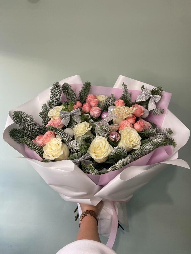 Букет зимняя сказка, артикул F1356418 - 6710 рублей, доставка по городу. Flawery - доставка цветов