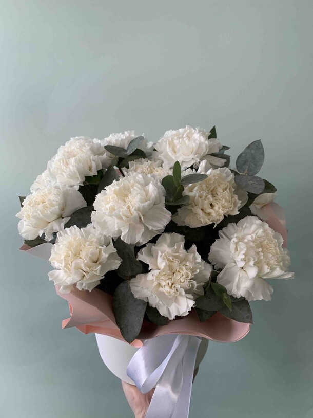 Коробка с диантусами, артикул F1369471 - 4344 рублей, доставка по городу. Flawery - доставка цветов