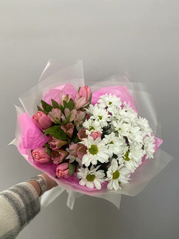 Половина моя, артикул F1375139 - 3700 рублей, доставка по городу. Flawery - доставка цветов