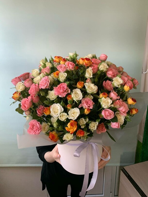 Розы кустовые, артикул F1376614 - 12800 рублей, доставка по городу. Flawery - доставка цветов