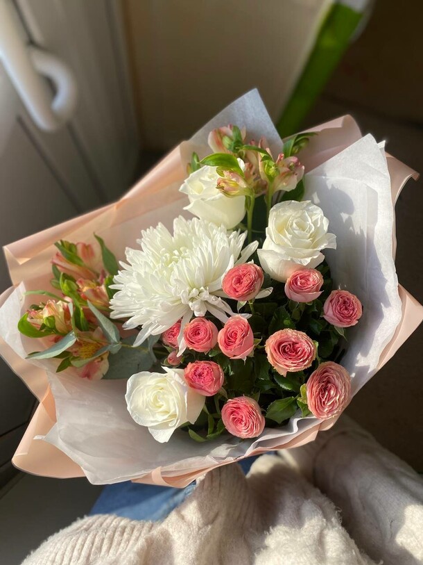 Букет с антоновым, артикул F1379747 - 3000 рублей, доставка по городу. Flawery - доставка цветов