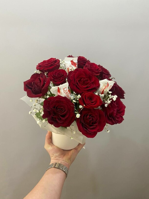 Композиция из роз №3, артикул F1383144 - 3625 рублей, доставка по городу. Flawery - доставка цветов