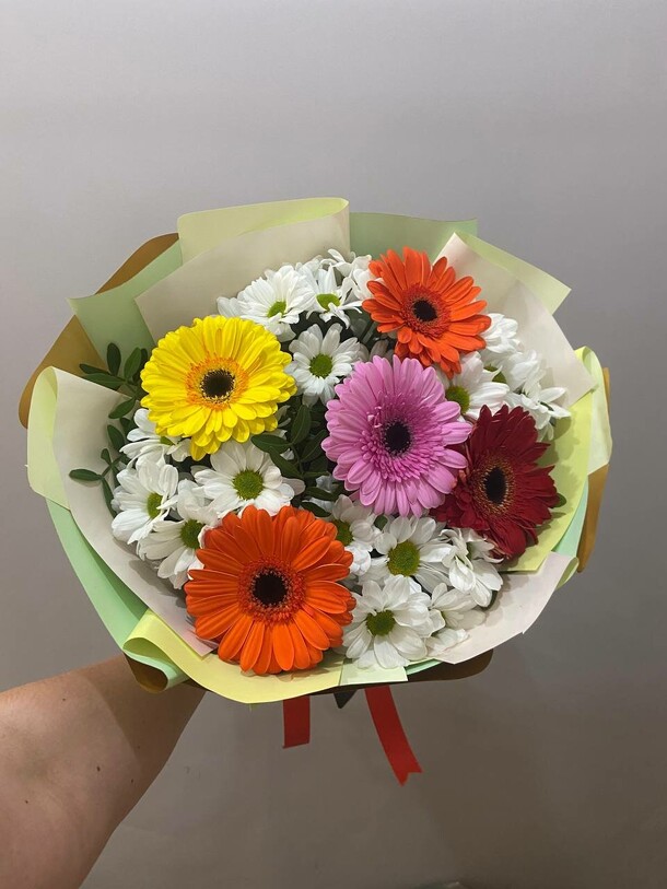 Букет с герберами, артикул F1383161 - 3950 рублей, доставка по городу. Flawery - доставка цветов